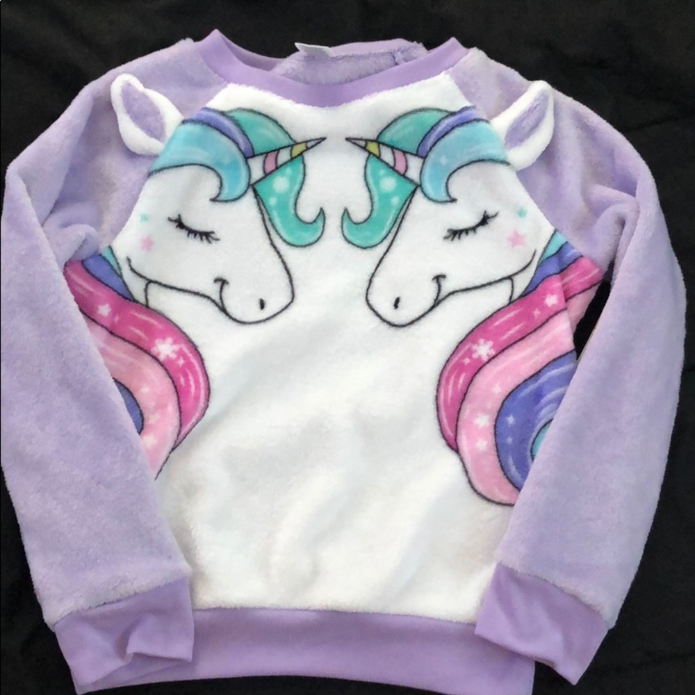 Brand New Fuzzy Unicorn Sweater🦄💕💜